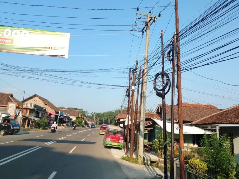 Jalan Utama Jadi Prioritas Penertiban, Jaringan Kabel Udara Semrawut