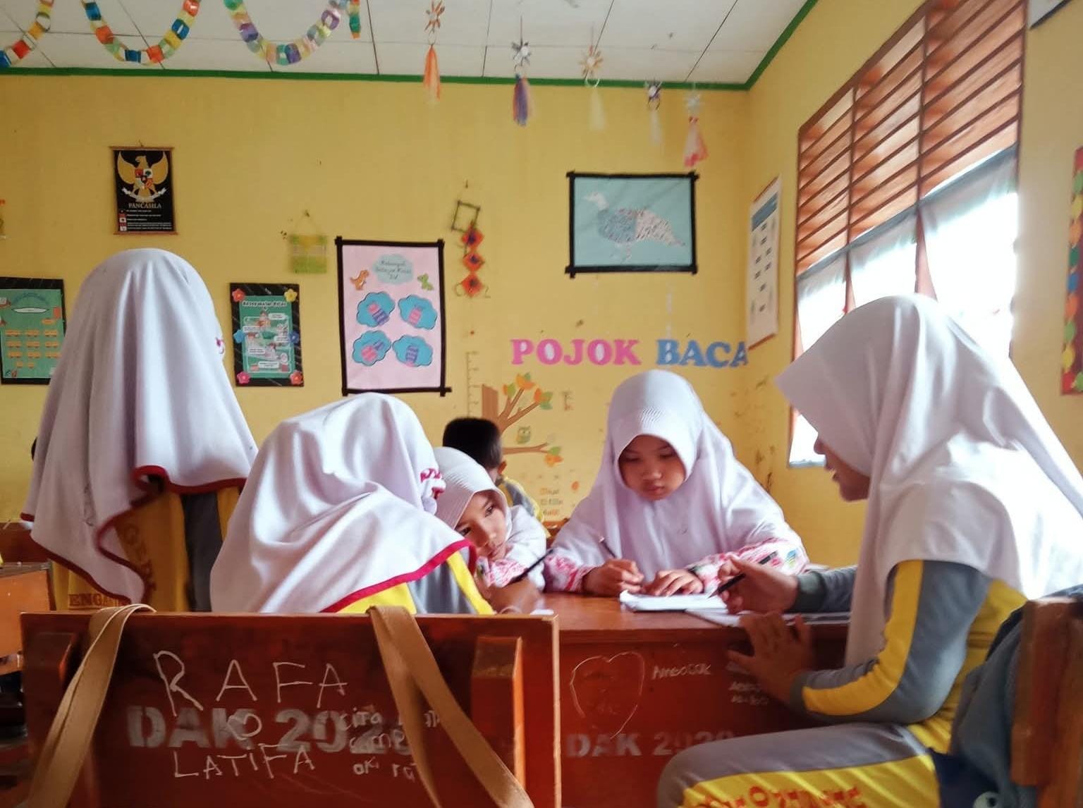 SDN Lemo III Tanamkan Kepedulian Terhadap Sesama