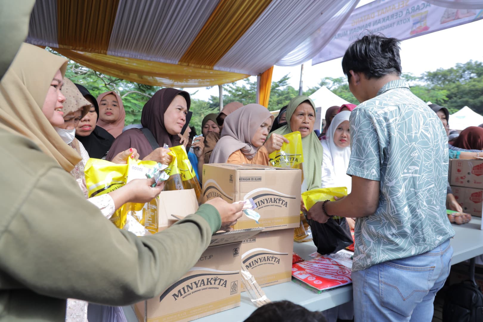 Gerakan Pangan Murah Pemkot Tangsel Diserbu Warga