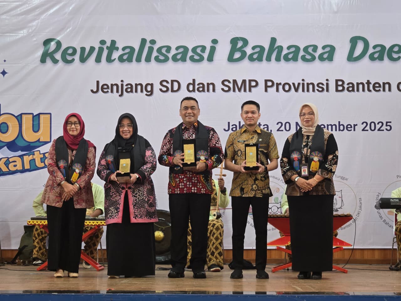 Kadisdik Raih Penghargaan Pelestarian Bahasa dan Sastra Daerah, Bahasa Daerah Identitas Budaya