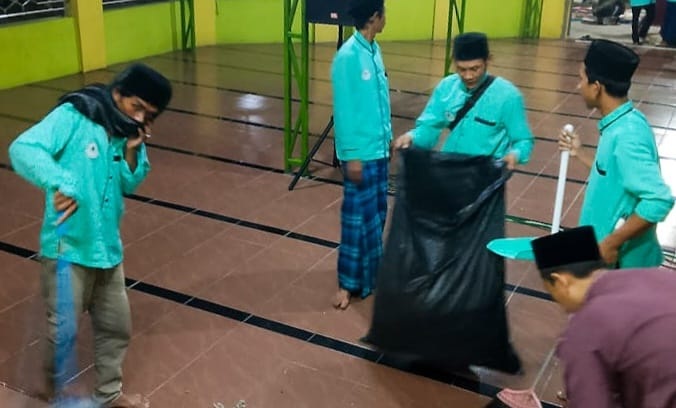 Luncurkan Pengelolaan Sampah Mandiri