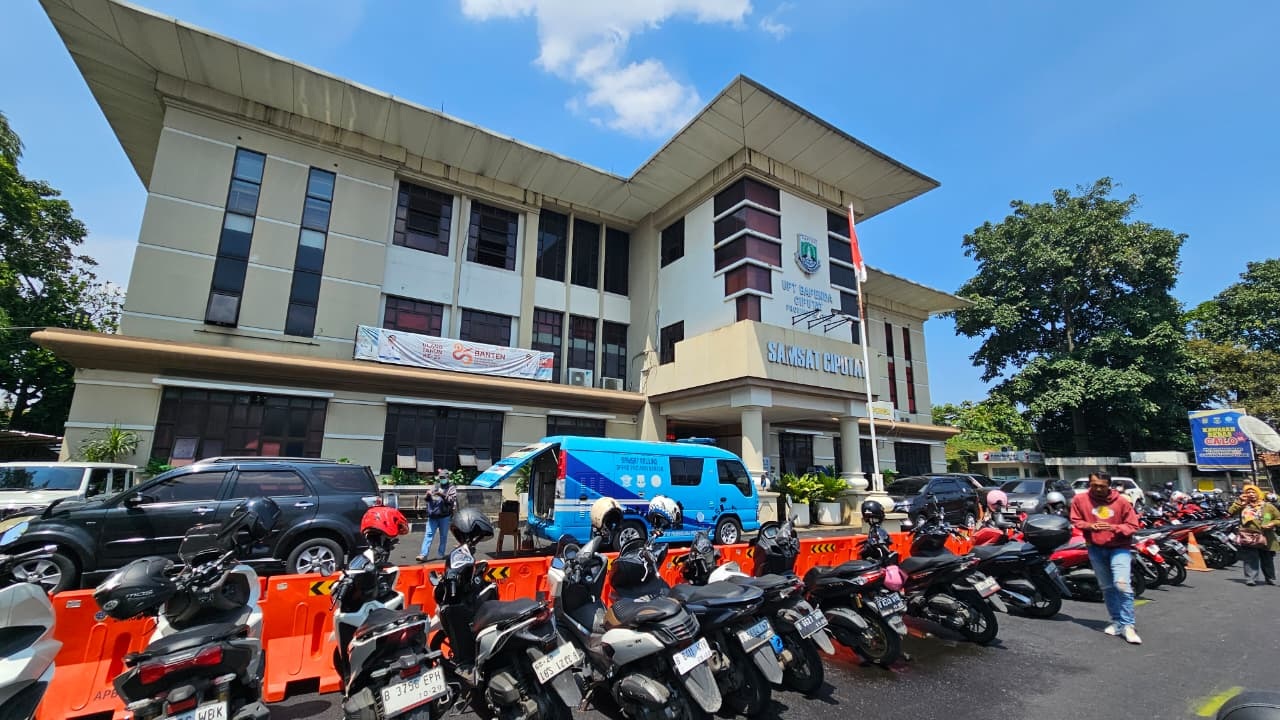 Ringankan Beban Masyarakat, Tingkatkan PAD