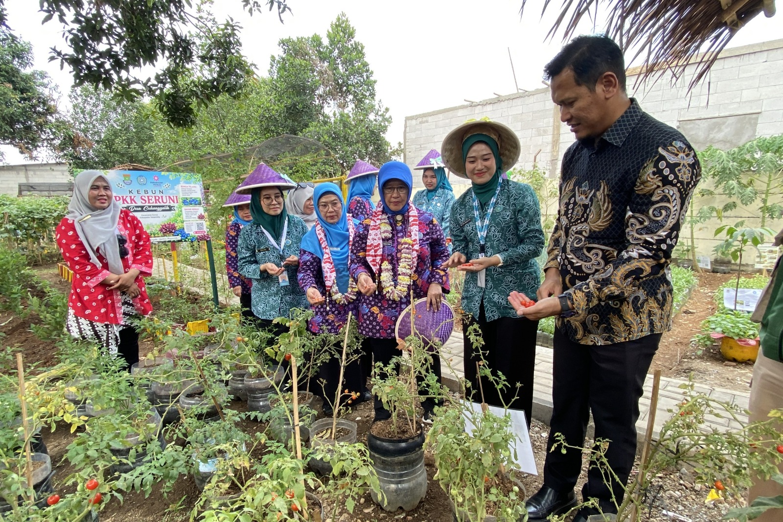 Paramount Petals Perluas Akses Kesehatan dan Bangun Kepedulian Lingkungan Lewat Program CSR