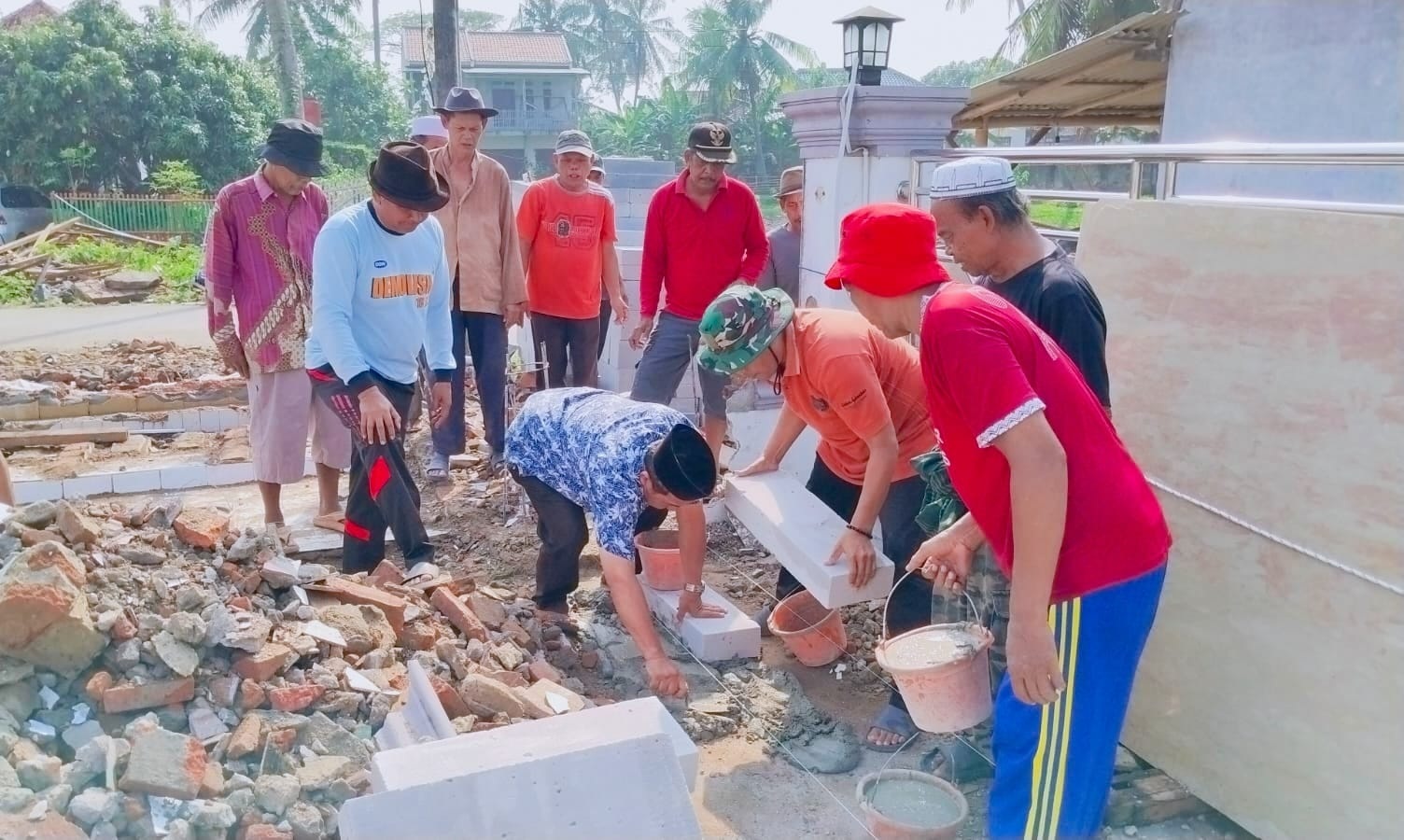 Bangun Masjid Mubtaqil Huda Tepat 1 Muharam