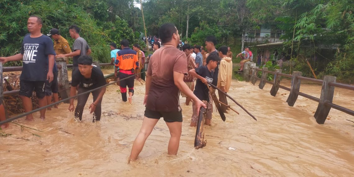 Warga Lebak Diminta Waspada, Cuaca Ekstrem di Laut dan Darat 