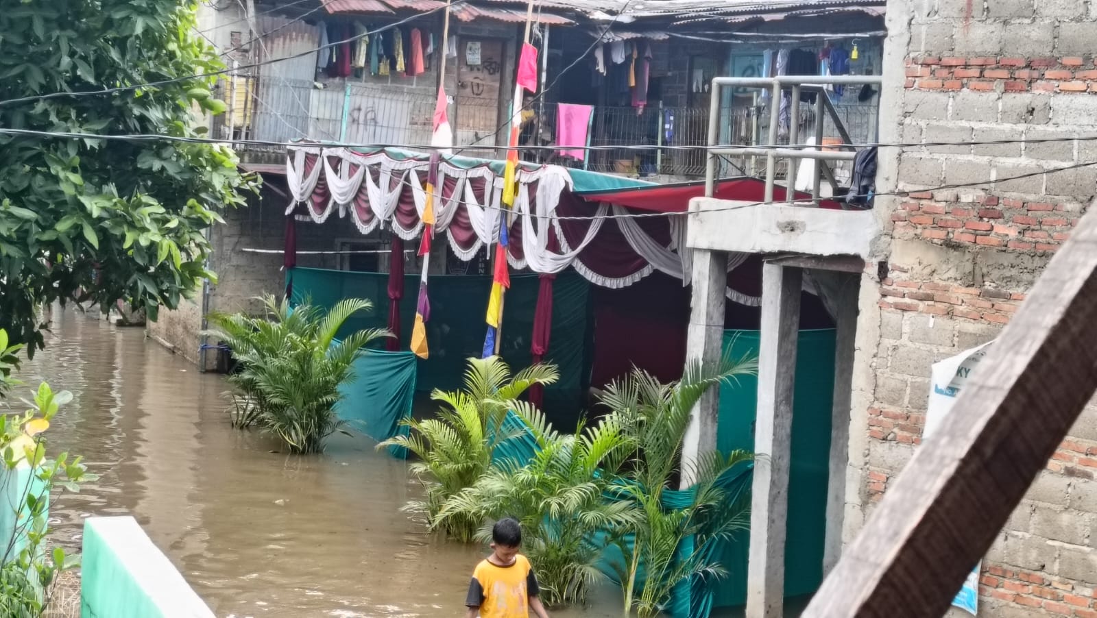 TPS 41 Cipondoh Banjir, Pemungutan Suara Pindah ke Masjid