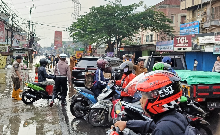 Banjir di Kota Tangerang, Sejumlah Warga Terdampak Memilih Bertahan di Rumah 