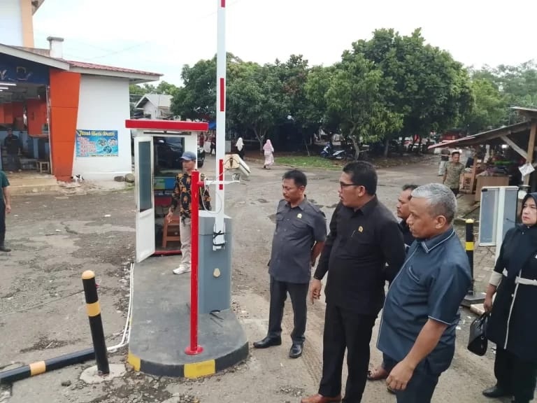 Pengelola Parkir Pasar Sampay Diultimatum