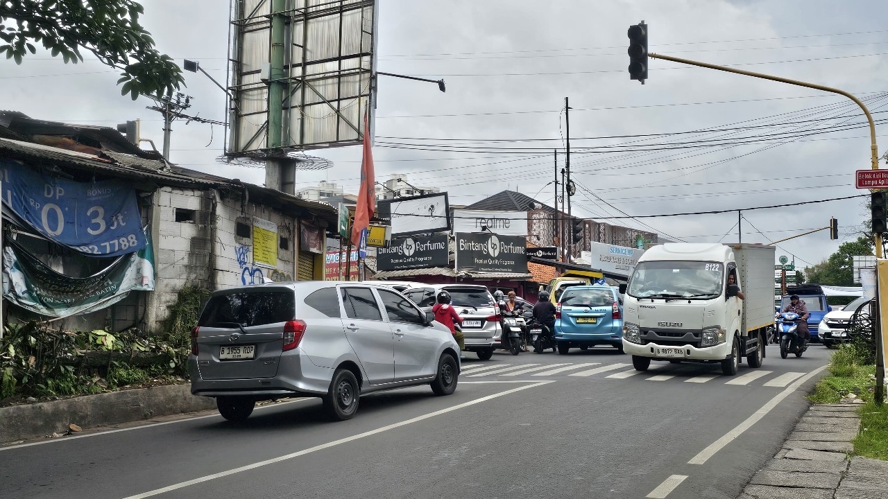 Mulai Hari Ini, Simpang Duren Dipasang TL