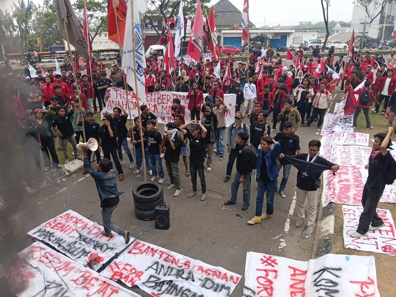 26 Tahun Banten, Pemerintah Klaim Bergerak, Mahasiswa Sebut Masih Stagnan