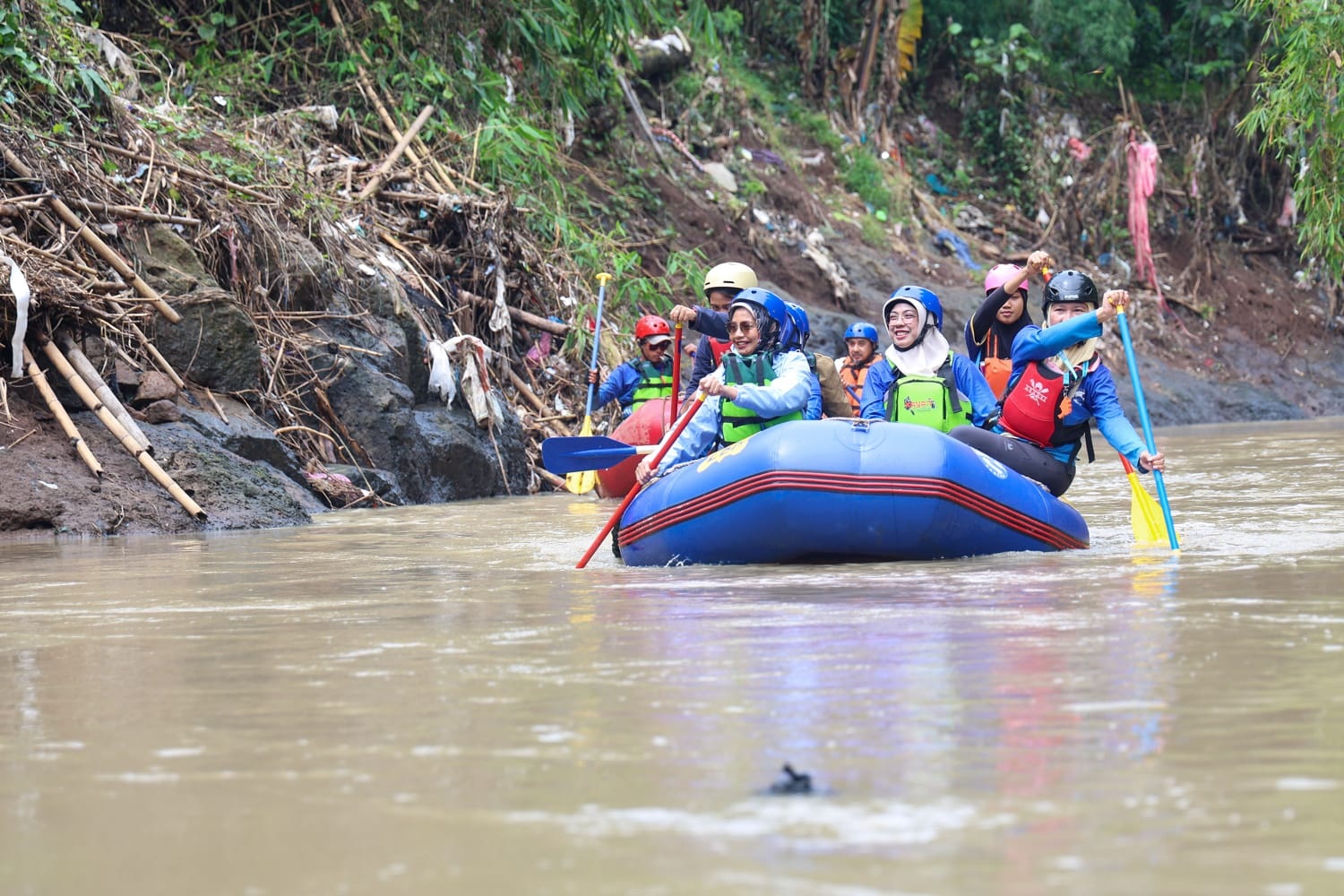 Susur Sungai Lewat Wisata Air Kali Cibanten