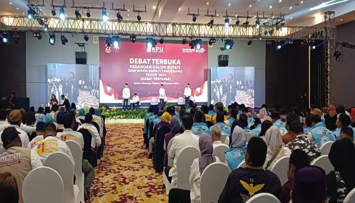 Debat Perdana, Mad Romli Landai, Irvansyah dan Zulkarnain Menggebu, Maesyal dan Intan Santai