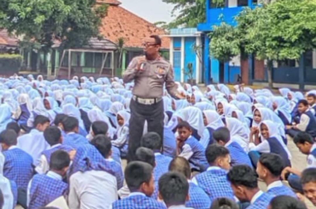 Larang Siswa Bawa Motor ke Sekolah, Polisi Lakukan Sosialisasi di SMPN 1 Sepatan Timur