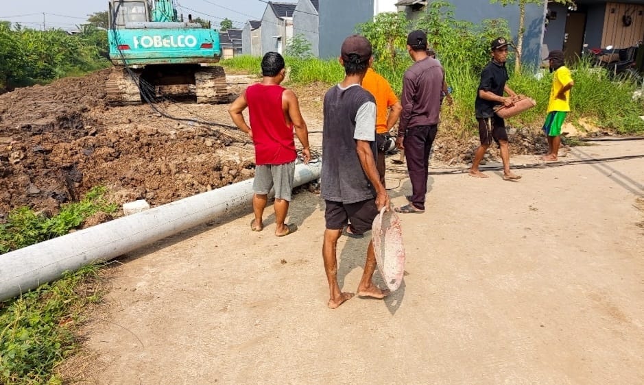 Tiang PLN Roboh Disenggol Beko