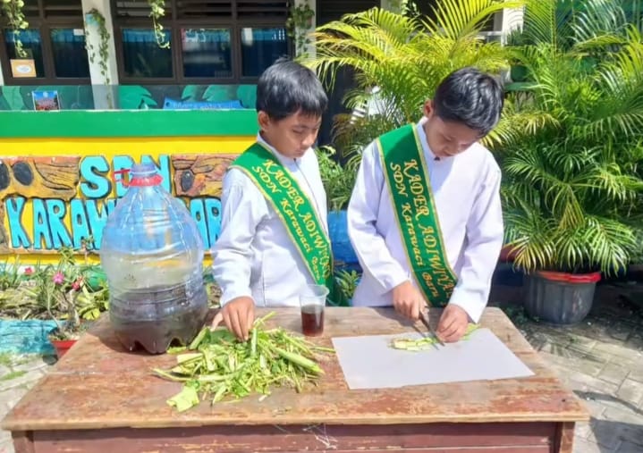 SDN Karawaci Baru 4 Manfaatkan Sampah Organik Jadi Kompos