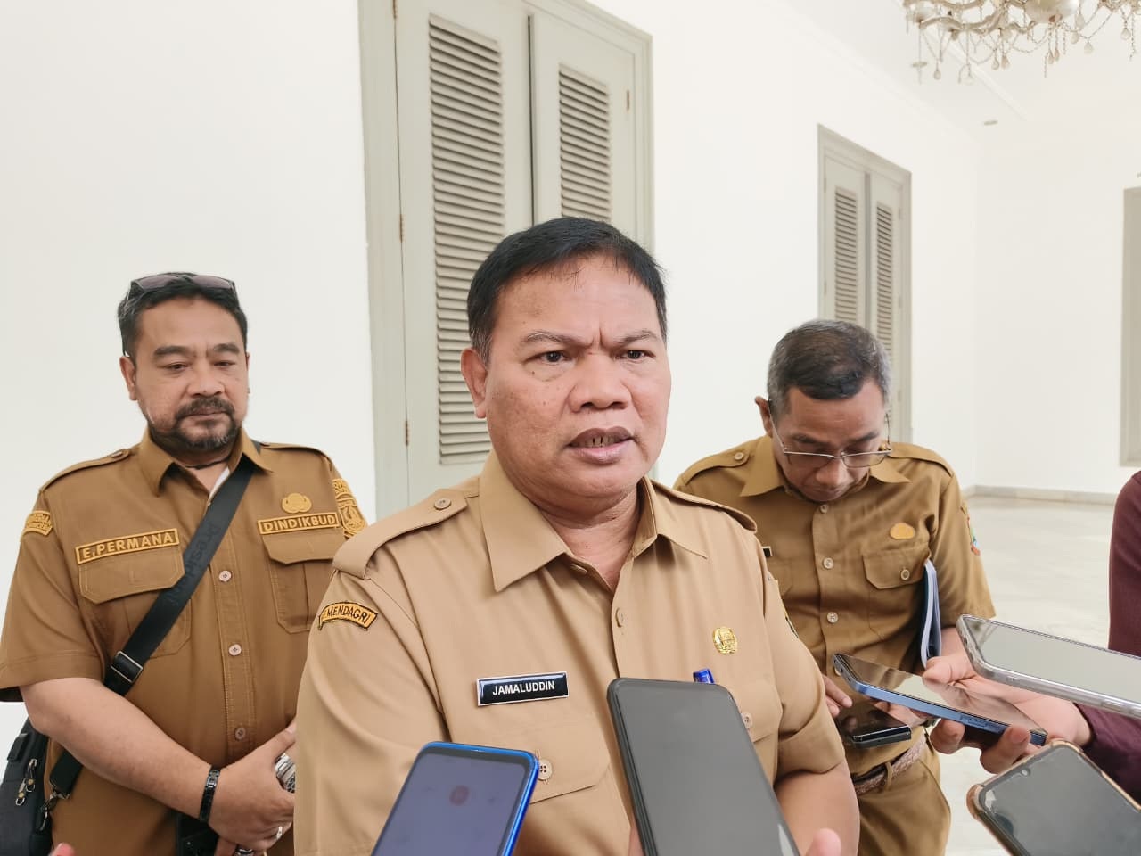 Terapkan PJJ, Guru Tetap Mengajar dari Sekolah