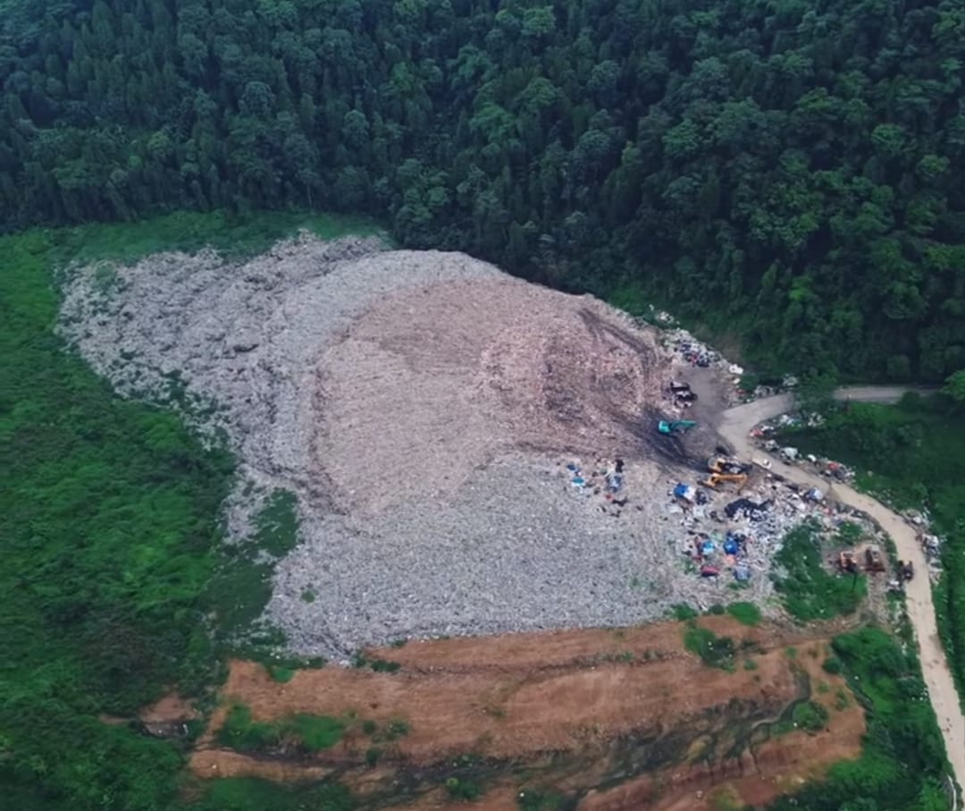 Warga Sekitar TPSA Cilowong Soroti Bau dan Lingkungan 