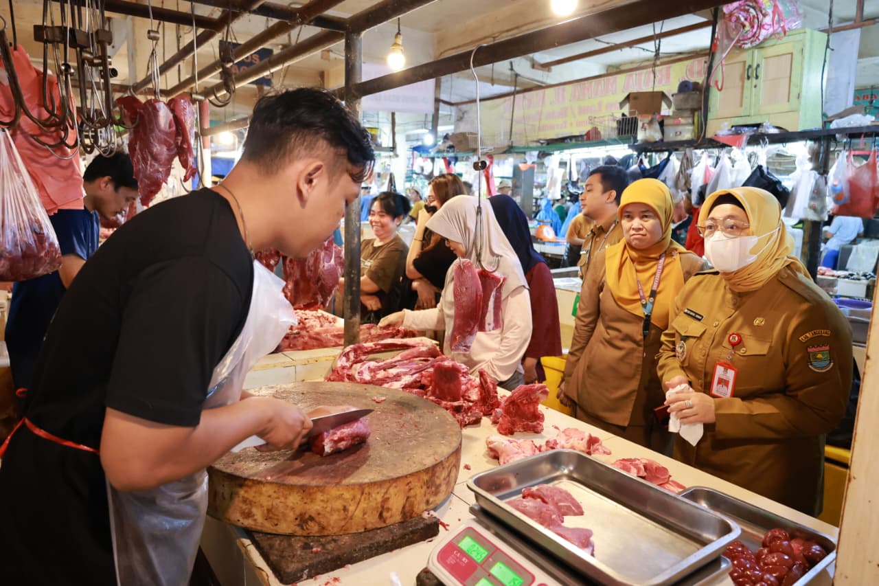 Wabup Intan Sidak Pasar Kelapa Dua, Jaga Stabilitas Harga dan Pasokan