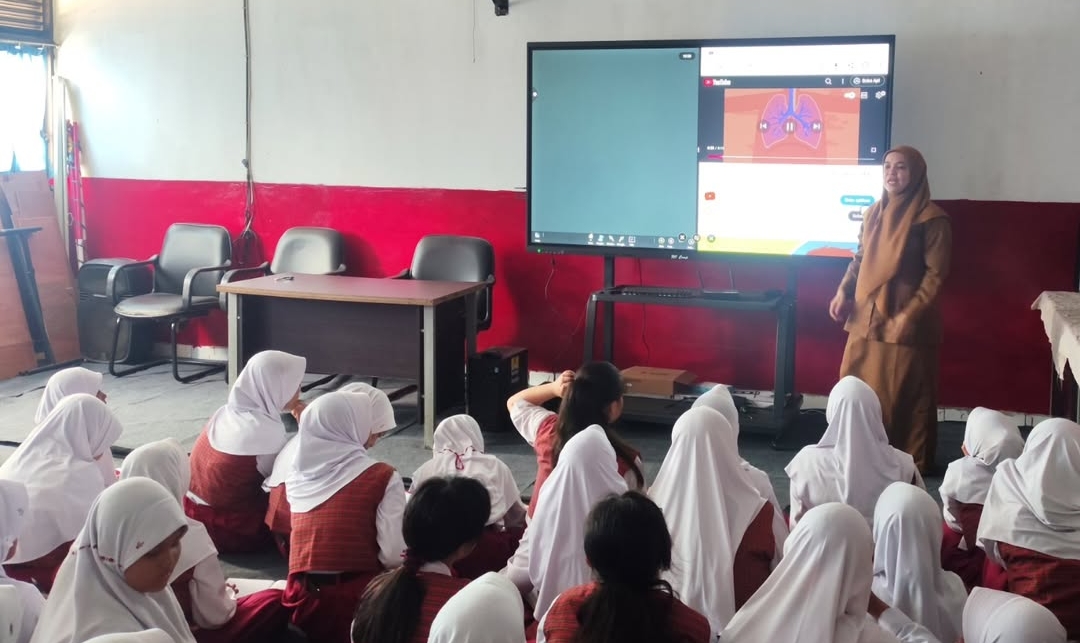 SDN Cipadu 2 Manfaatkan IFP Agar Siswa Lebih Interaktif dan Kreatif