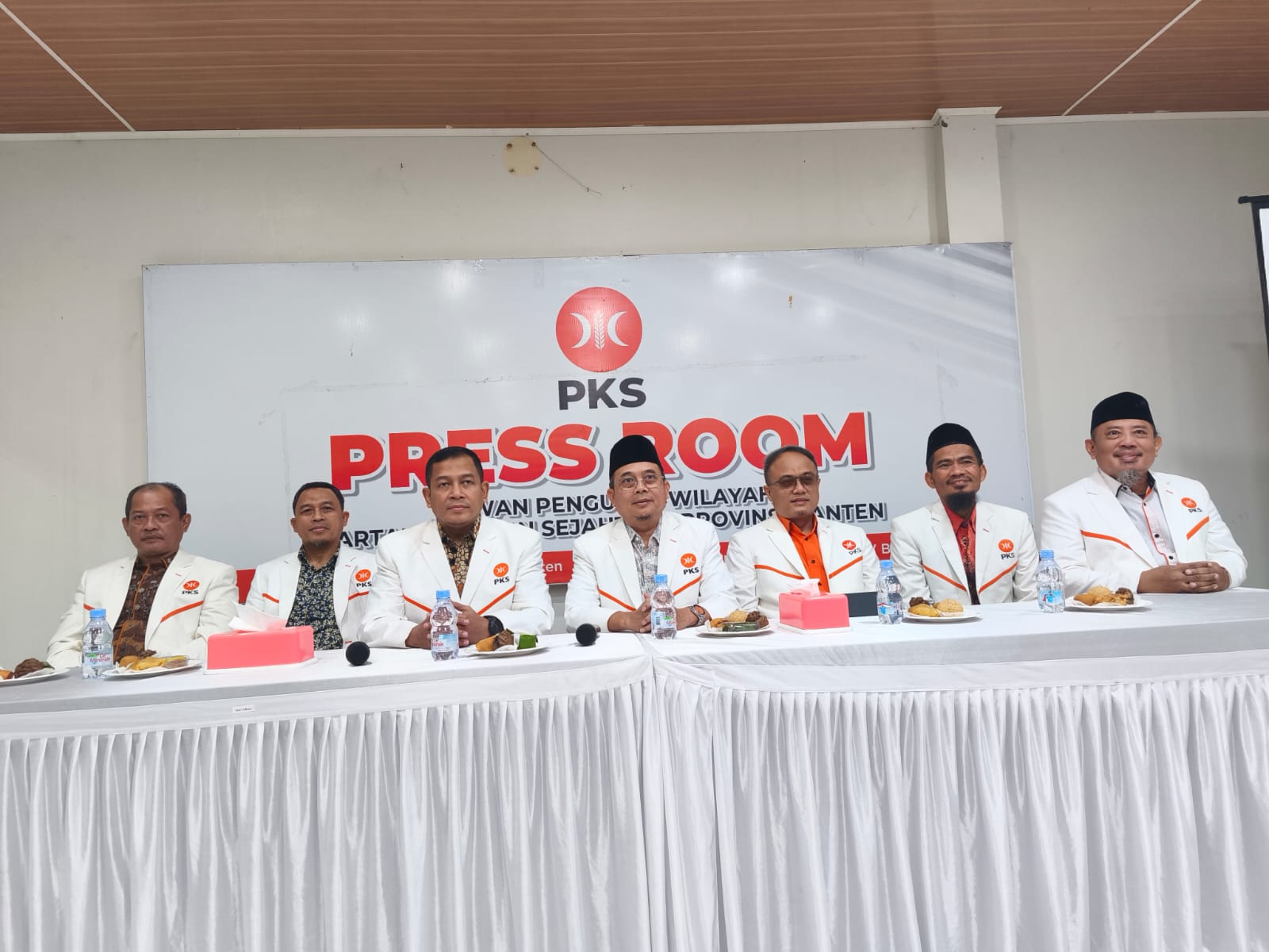 Dampak Memo Titip Siswa di SPMB, Imron Rosadi Gantikan Budi Prajogo Sebagai Wakil Ketua DPRD Banten