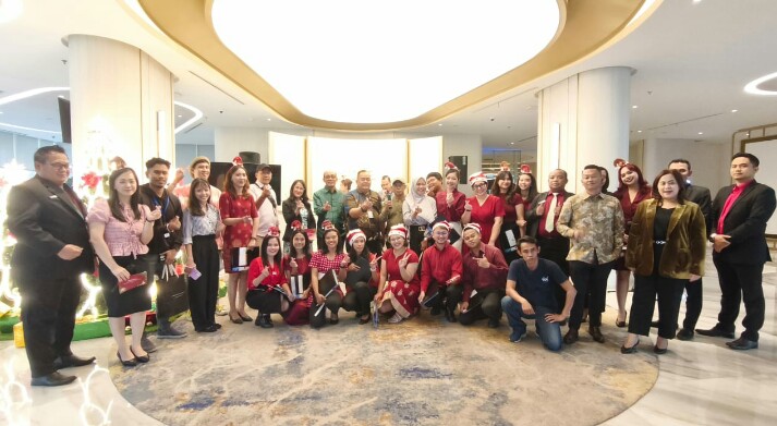 Seremoni Christmas Tree Lighting Tandai Dimulainya Penawaran Natal di Atria Hotel & Residences Gading Serpong