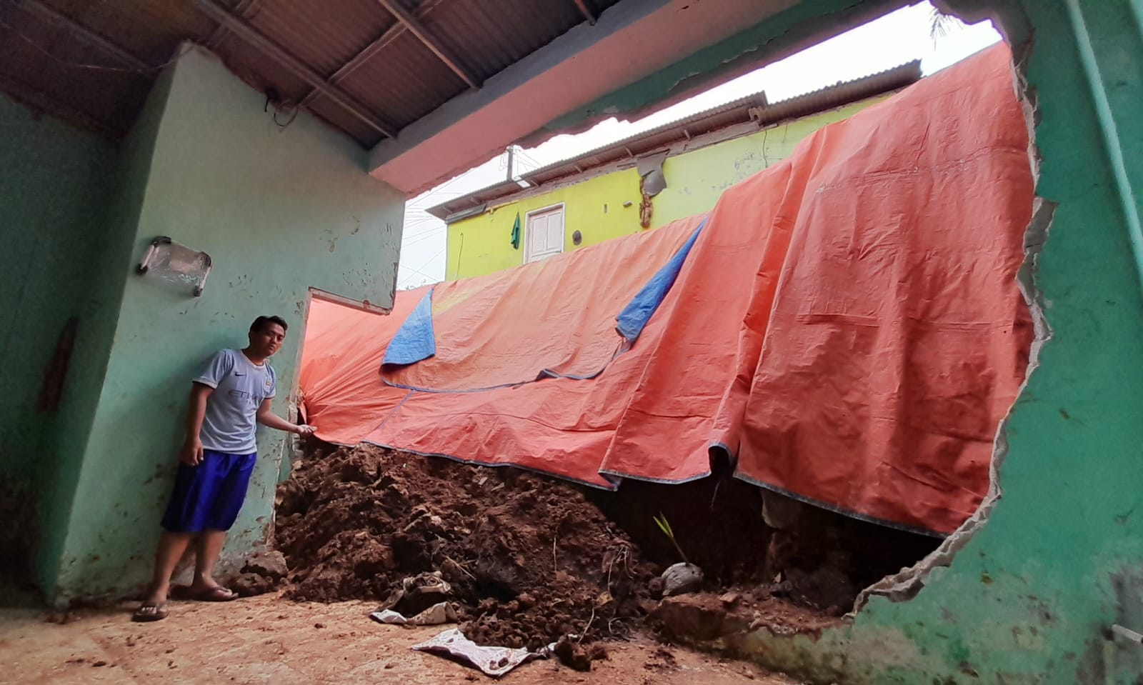 Developer Perumahan Mutiara Puri Harmoni Diminta Bertanggung Jawab soal Tanah Longsor yang Hantam Rumah Warga