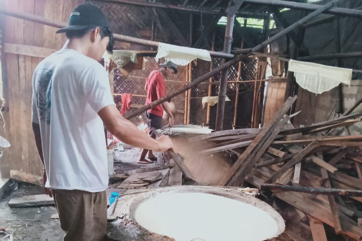 Desa Tanah Merah Sentral Pembuatan Kembang Tahu