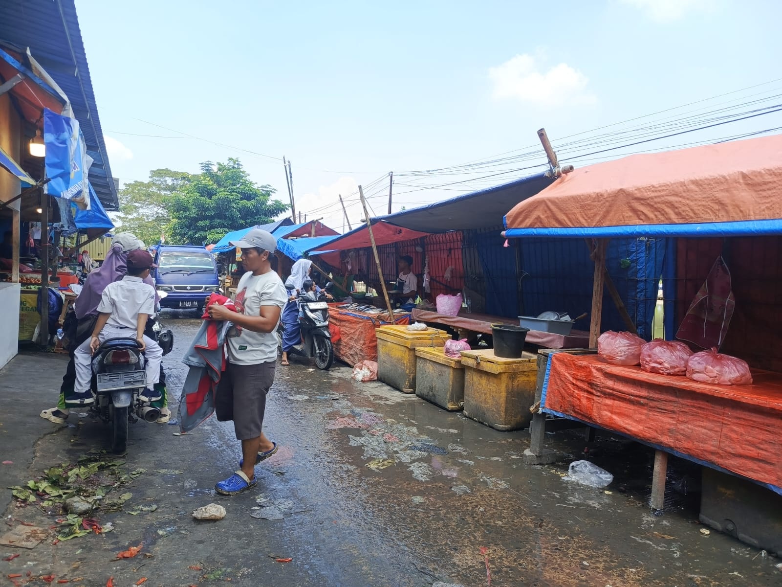 Satpol PP Surati Pedagang untuk Ditertibkan