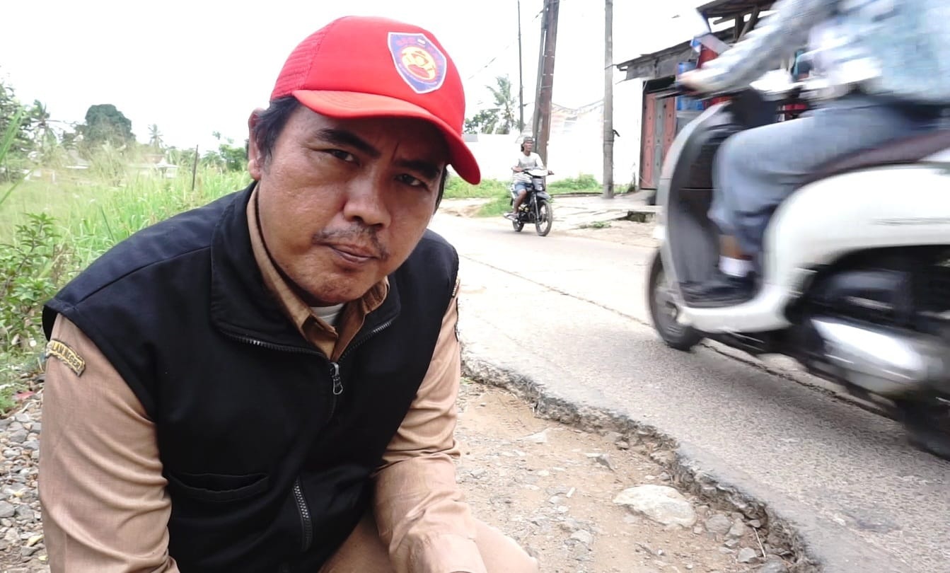 Banyak Pemotor Jatuh di Jalan Raya Daon