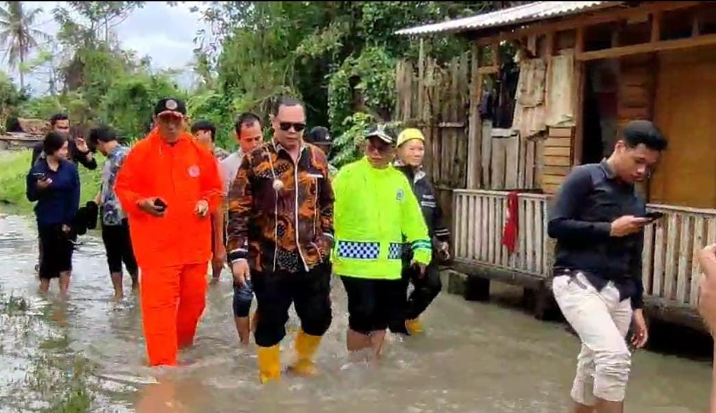 Saat Wali Kota Budi Tinjau Banjir, Temukan Penyempitan Saluran Akibat Empang