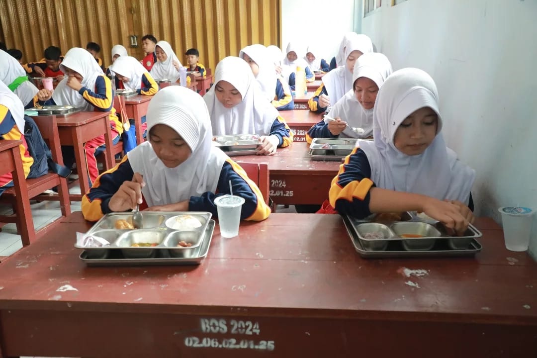 Ribuan Siswa Tolak MBG