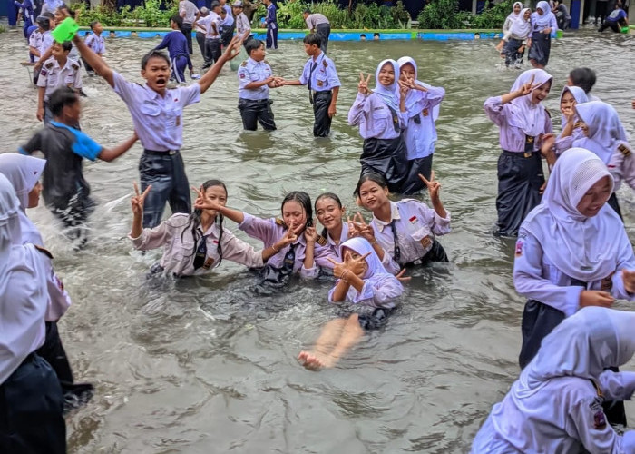 SMPN 3 Teluknaga: KBM Dihentikan, Siswa Dipulangkan Akibat Banjir