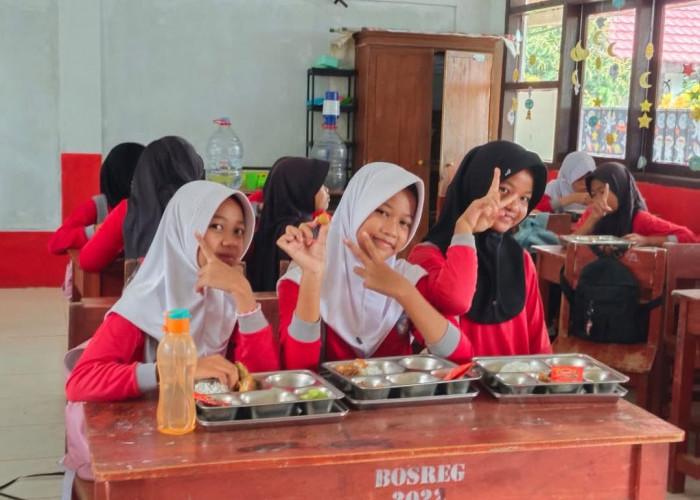 Tetap Salurkan MBG Selama Ramadan, Siswa SDN Tigaraksa II Bisa Bawa Pulang untuk Berbuka Puasa 