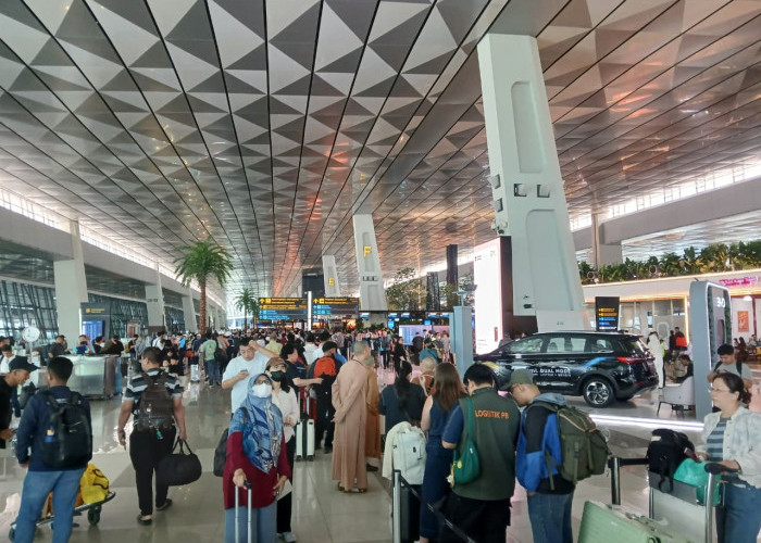 Kebakaran di Dekat BSH Tak Ganggu Penerbangan 