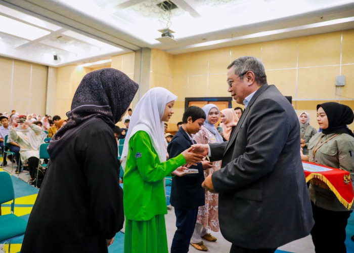 Pemkot Tangsel Berikan Bantuan Biaya Pendidikan bagi 5 Ribu Siswa