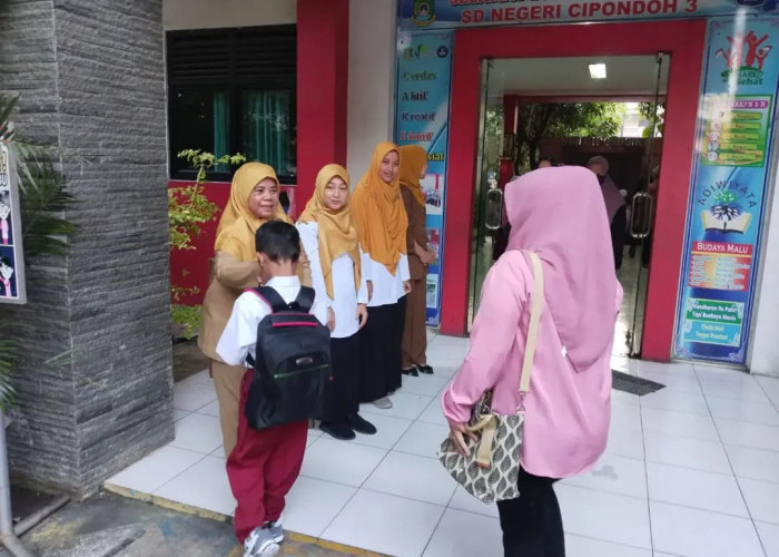 SDN Cipondoh 3 Tradisi Salaman Jadi Kunci Bentuk Adab Siswa 