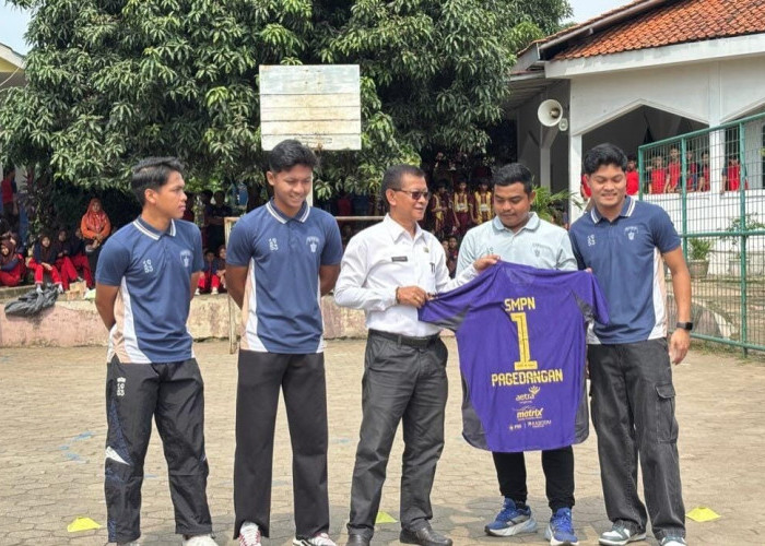 Siswa SMPN 1 Pagedangan Antusias Sparing Lawan Tim Persita