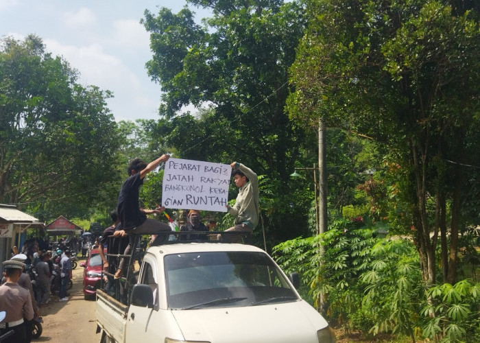 Warga Bangkonol Tutup Akses Jalan ke TPA, Tolak Kerjasama Sampah Dengan Tangsel  