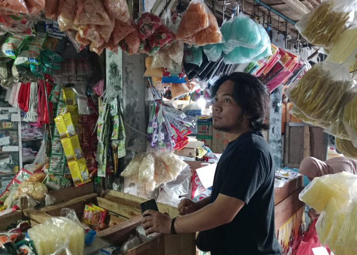 Pedagang Keluhkan Penurunan Omzet, Harga Styrofoam Melonjak