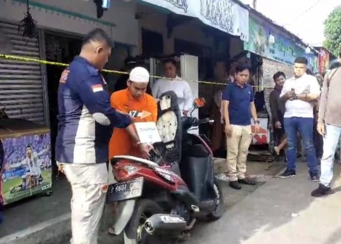 Rekonstruk Kasus Pembunuhan Pemilik Warung Kelontong, Adegan ke-25 Jasad Korban Dibuang