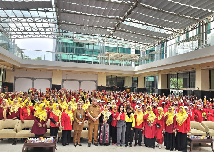 Ibu-Ibu TP PKK Dilatih Memasak Nasi Goreng