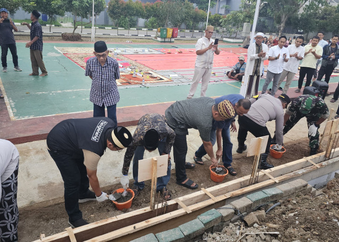 Forkopimcam Sepatan Timur Letakan Batu Pertama Pembangunan Musala