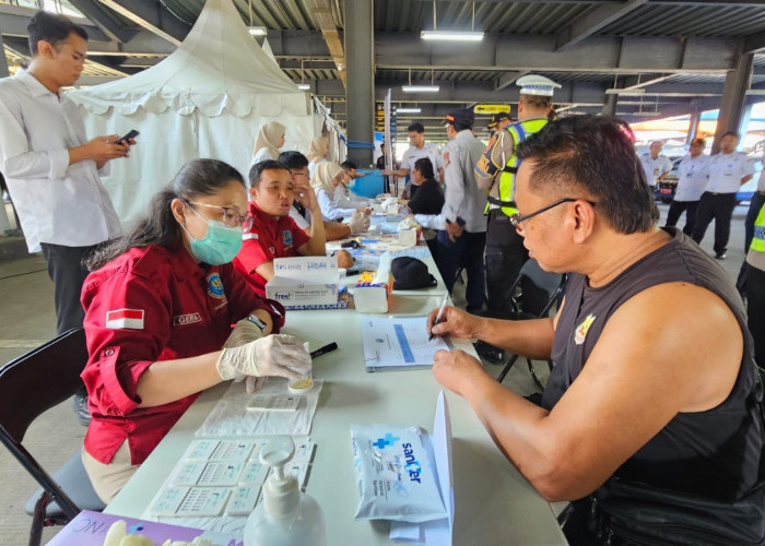 Jelang Arus Mudik, Awak Bus Dites Urine