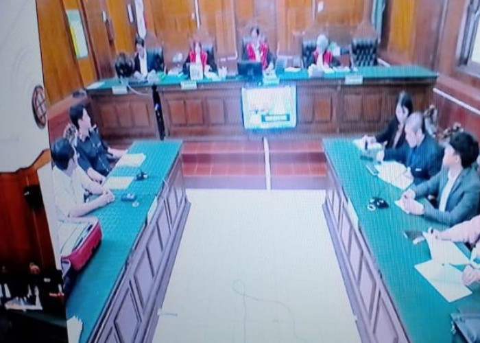 Nany Widjaja dan Dahlan Iskan Serahkan Bukti Tambahan