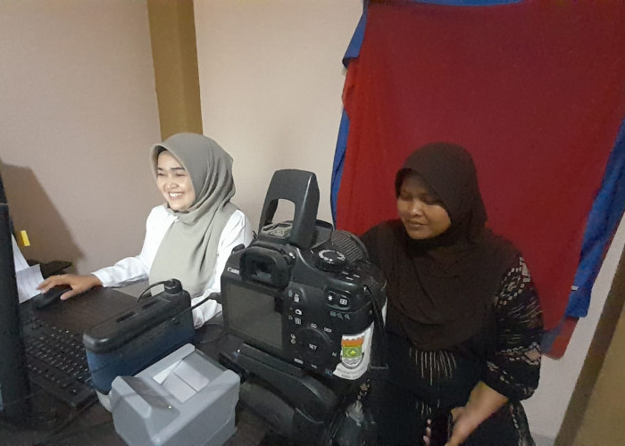 Kantor Kecamatan Rajeg Layani Ratusan Warga yang Rekam e-KTP Setiap Bulan