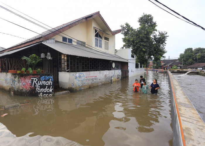 Tangerang Raya Dikepung Banjir dan Longsor