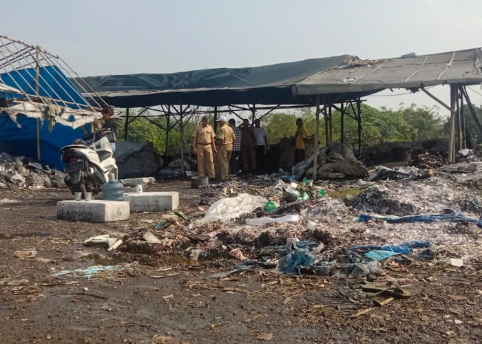 Trantibum Tegur Keras Usaha Pembakaran Sampah, Sidak Lokasi Pembakaran Sampah di RW 07 Kelurahan Sukatani