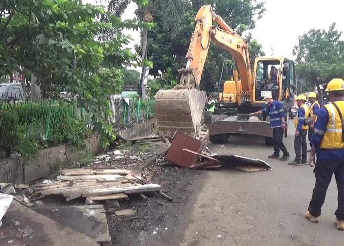 Jualan Diatas Trotoar, PKL di Pasar Lembang Ditertibkan