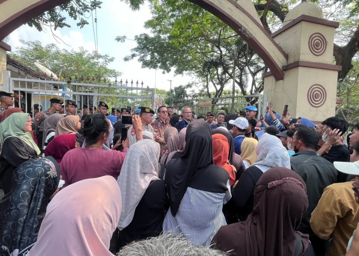 Warga Andamui Tagih Janji Pemkot Serang