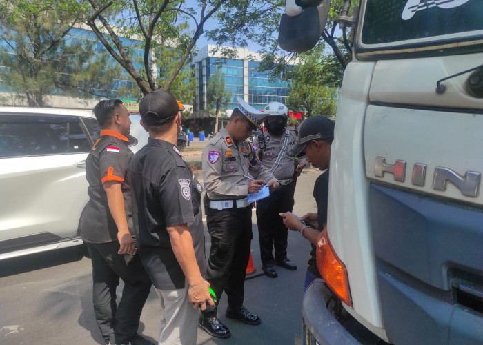 Melanggar Perwal Ratusan Truk Ditilang